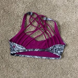 EUC lululemon bra Size 6